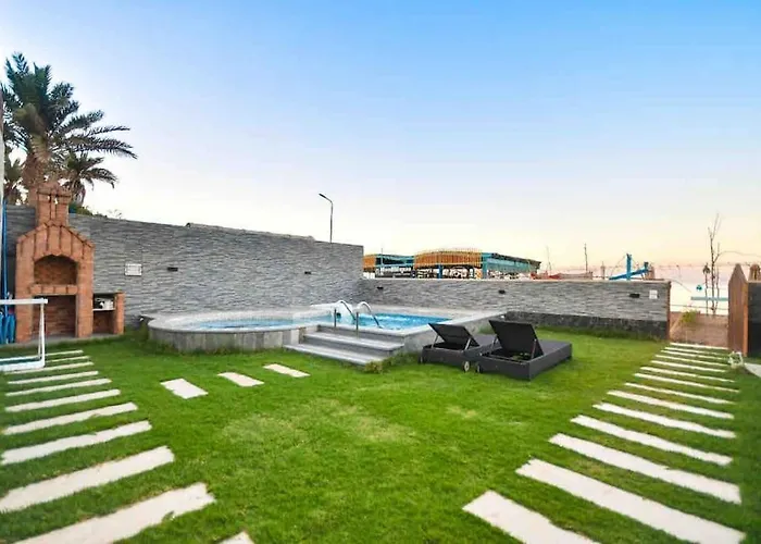 Villa Moon House